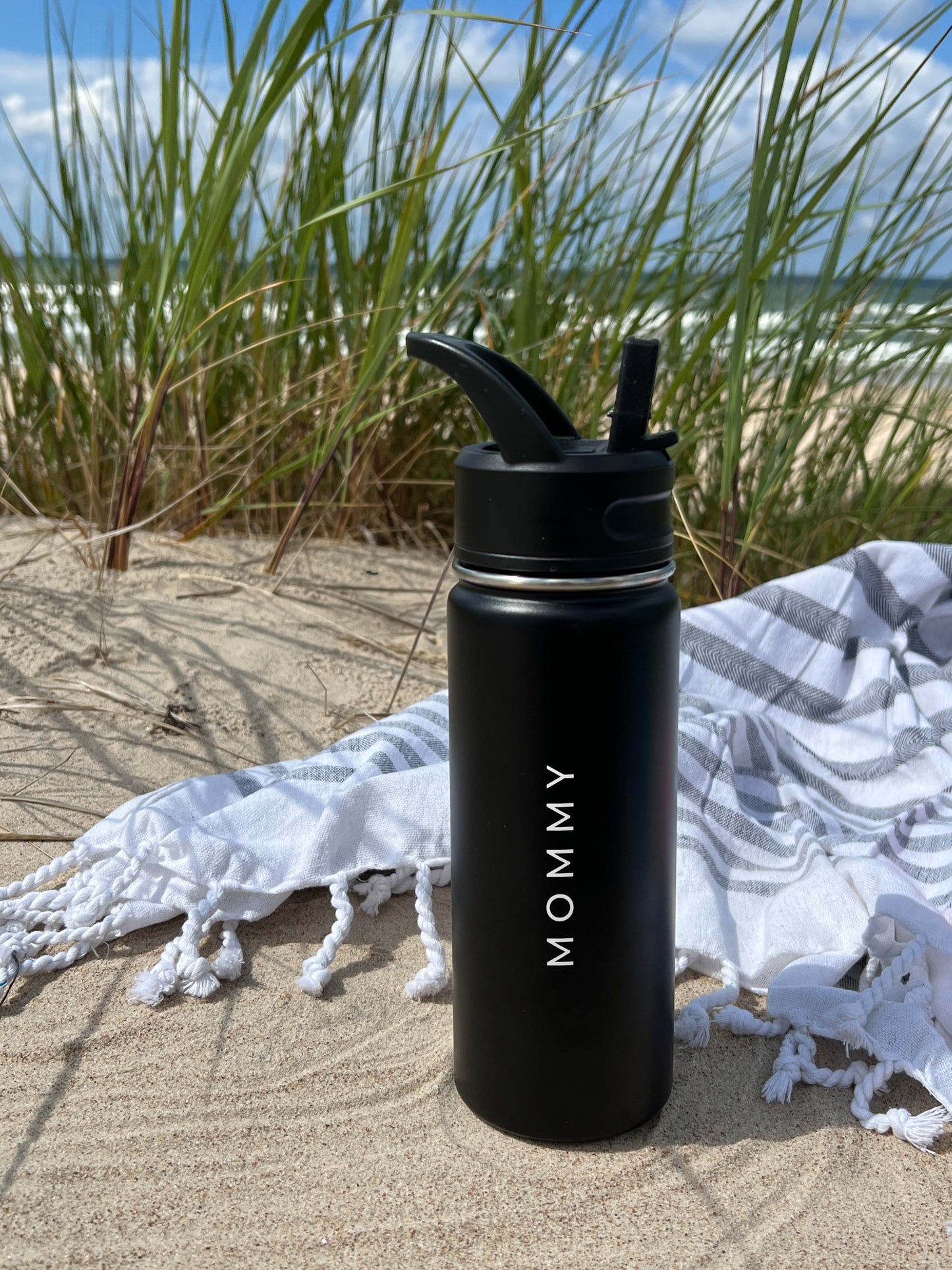 Cute Beach Water Bottle Sports Water Bottle 18/32 oz Straight Font Stainless Steel Insulated Flasks, Custom Water Bottle, Name Bottle, Keeps Cold 24 Hrs
