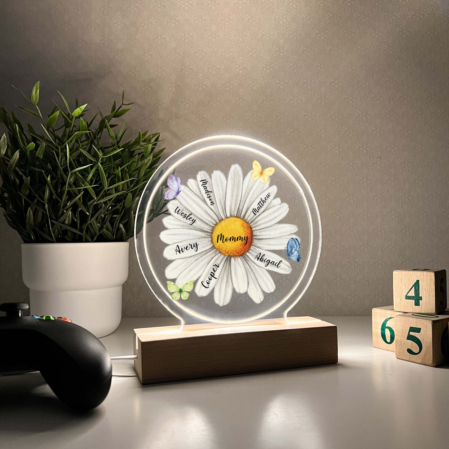 Custom LED Wood Stand Personalized Daisy Blossom Night Light Up Lamp for Moms, Mommy Mama & Grandmas Nana Mema - Children's Name on Pedals